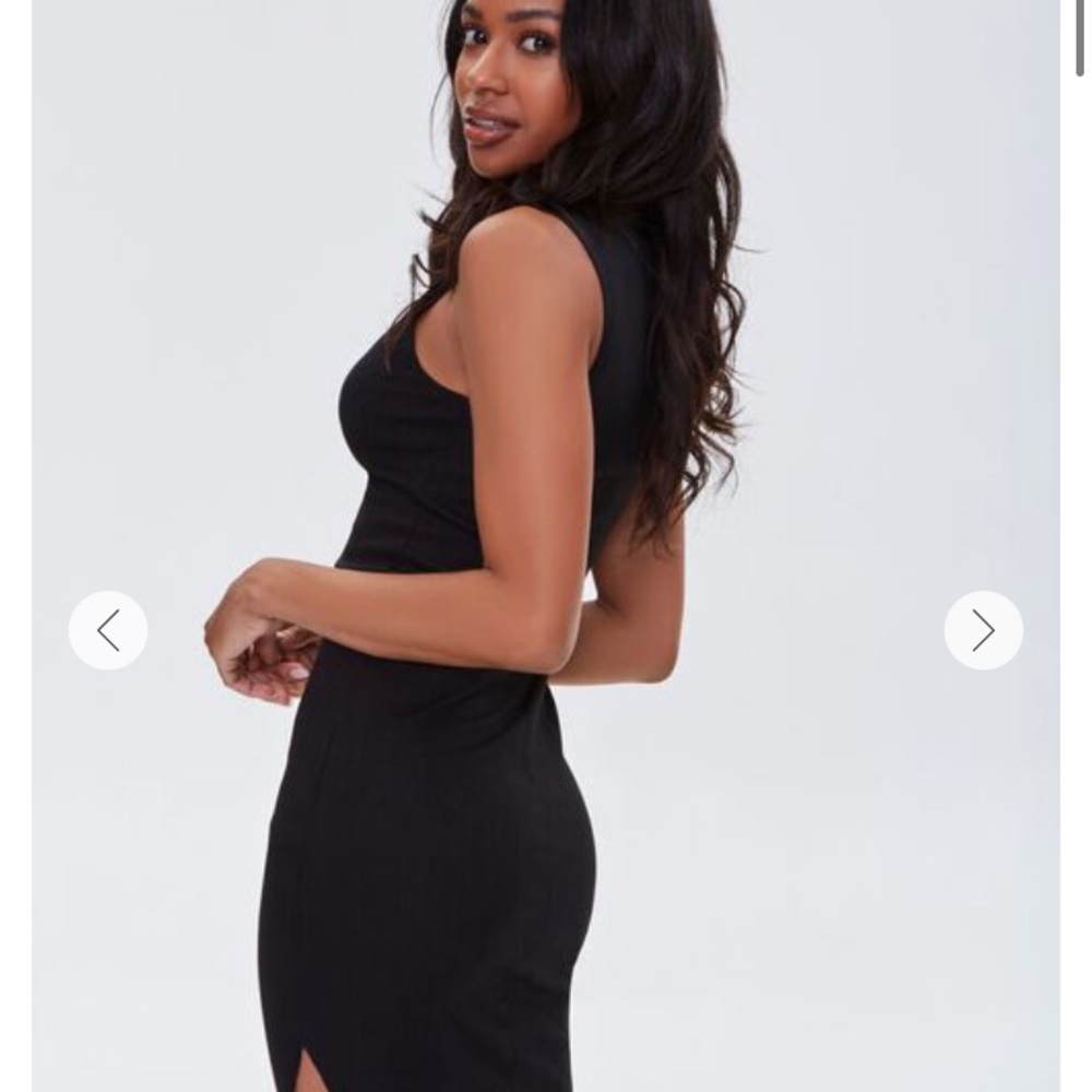 Black Sleeveless Bodycon Dress - Picture 2 of 3